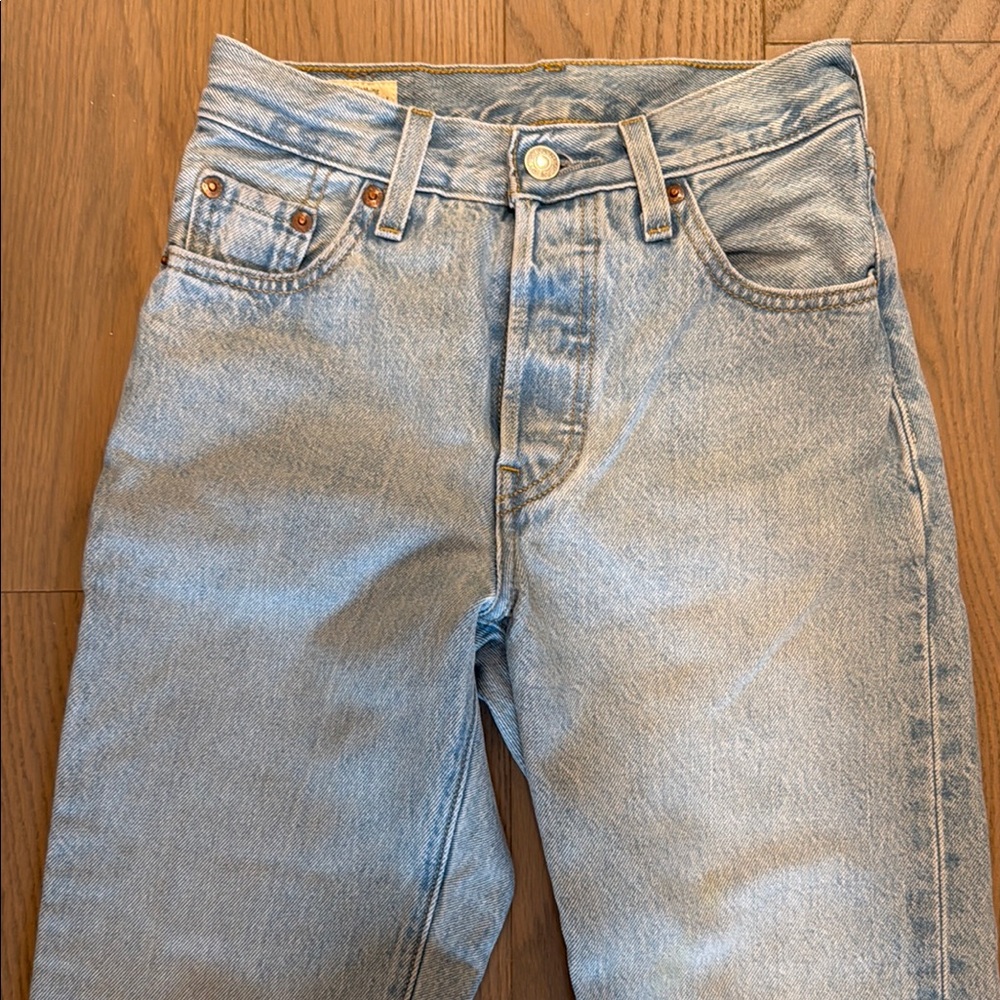 Levi’s 501 crop